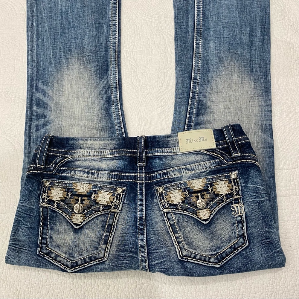 Miss Me Low-Rise Boot jeans Size 31 - Picture 2 of 13